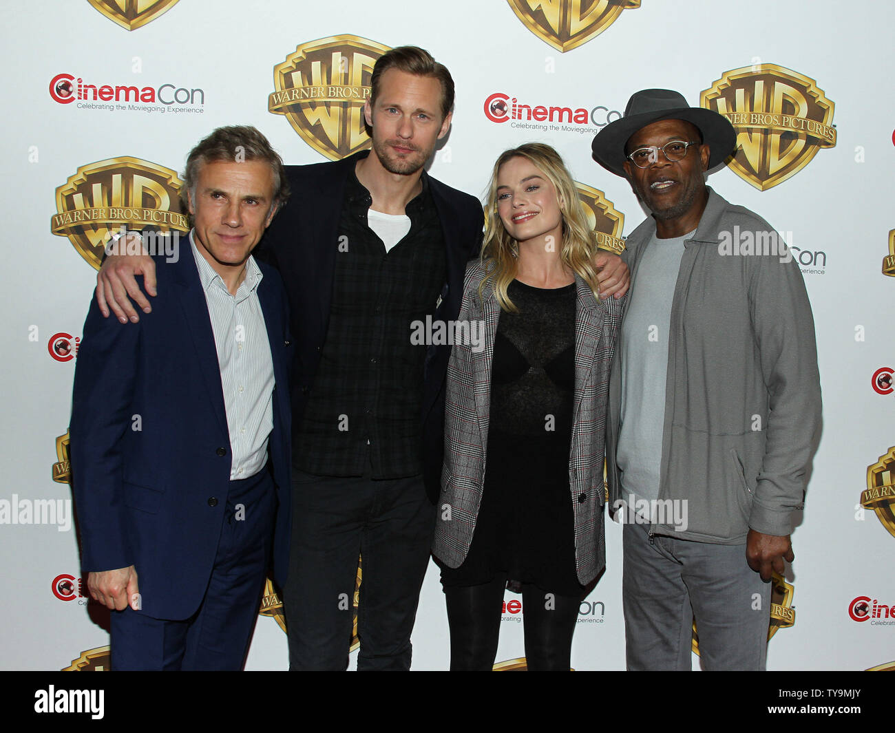 Christophe Waltz, Alexander Skarsgard, Margot Robbie et Samuel L. Jackson arrivent pour la Warner Bros Pictures Présentation au CinemaCon 2016, le Colosseum du Caesars Palace, Las Vegas, Nevada le 12 avril 2016. Photo de James Atoa/UPI Banque D'Images