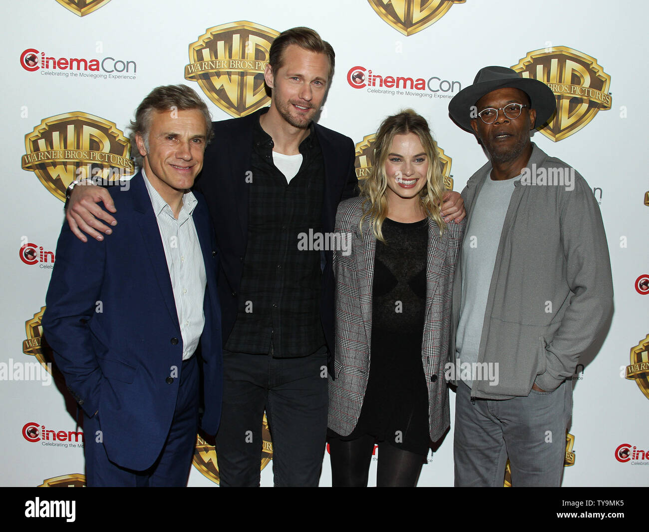 Christophe Waltz, Alexander Skarsgard, Margot Robbie et Samuel L. Jackson arrivent pour la Warner Bros Pictures Présentation au CinemaCon 2016, le Colosseum du Caesars Palace, Las Vegas, Nevada le 12 avril 2016. Photo de James Atoa/UPI Banque D'Images