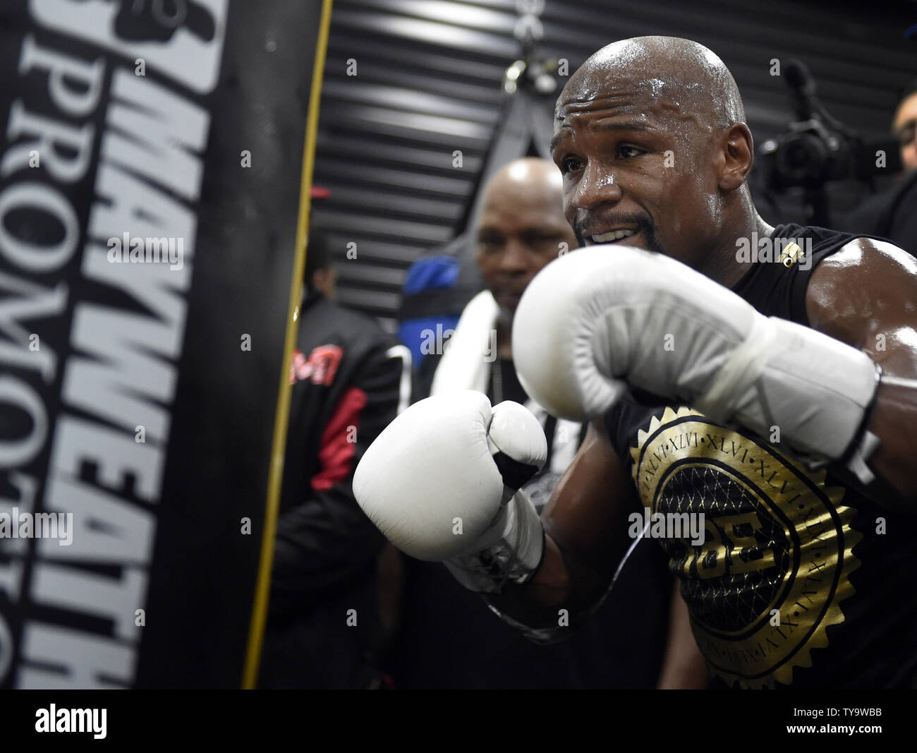 Boxeur invaincu Floyd Mayweather héberge un media de l'exercice au Club de boxe Mayweather à Las Vegas, Nevada le 10 août 2017. L'entraînement a été un prélude à la prochaine Floyd Mayweather vs. Conor McGregor 12 super-super-légers toute l'se rencontreront le 26 août, à la T-Mobile Arena de Las Vegas. Photo de David Becker/UPI Banque D'Images