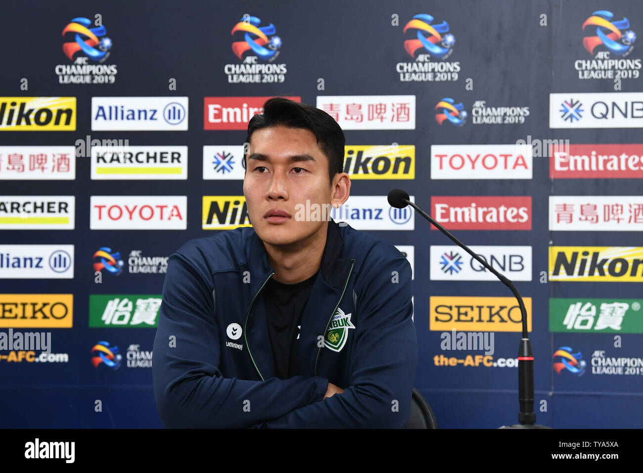 Lee Yong de Corée du Sud de Jeonbuk Hyundai Motors C.F. assiste à une conférence de presse avant le huitième de finale contre la Chine Shanghai de l'EPOP C.F. durant la Ligue des Champions de l'AFC 2019 à Jeonju, Corée du Sud, le 25 juin 2019. Banque D'Images