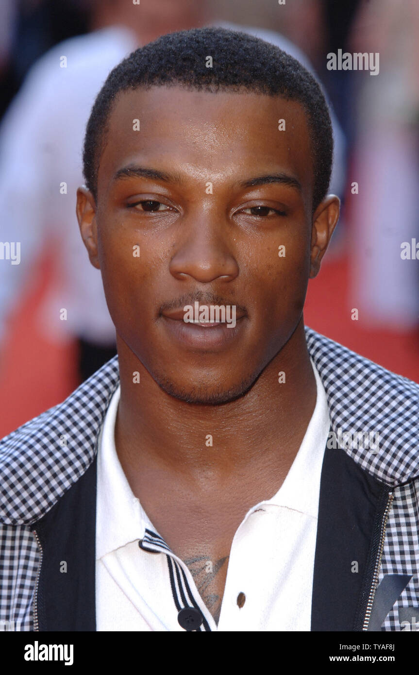 L'acteur britannique Ashley Walters assiste à la première mondiale de "tormbreaker' à vue,Leicester Square à Londres le juillet 17,2006. (Photo d'UPI/Rune Hellestad) Banque D'Images