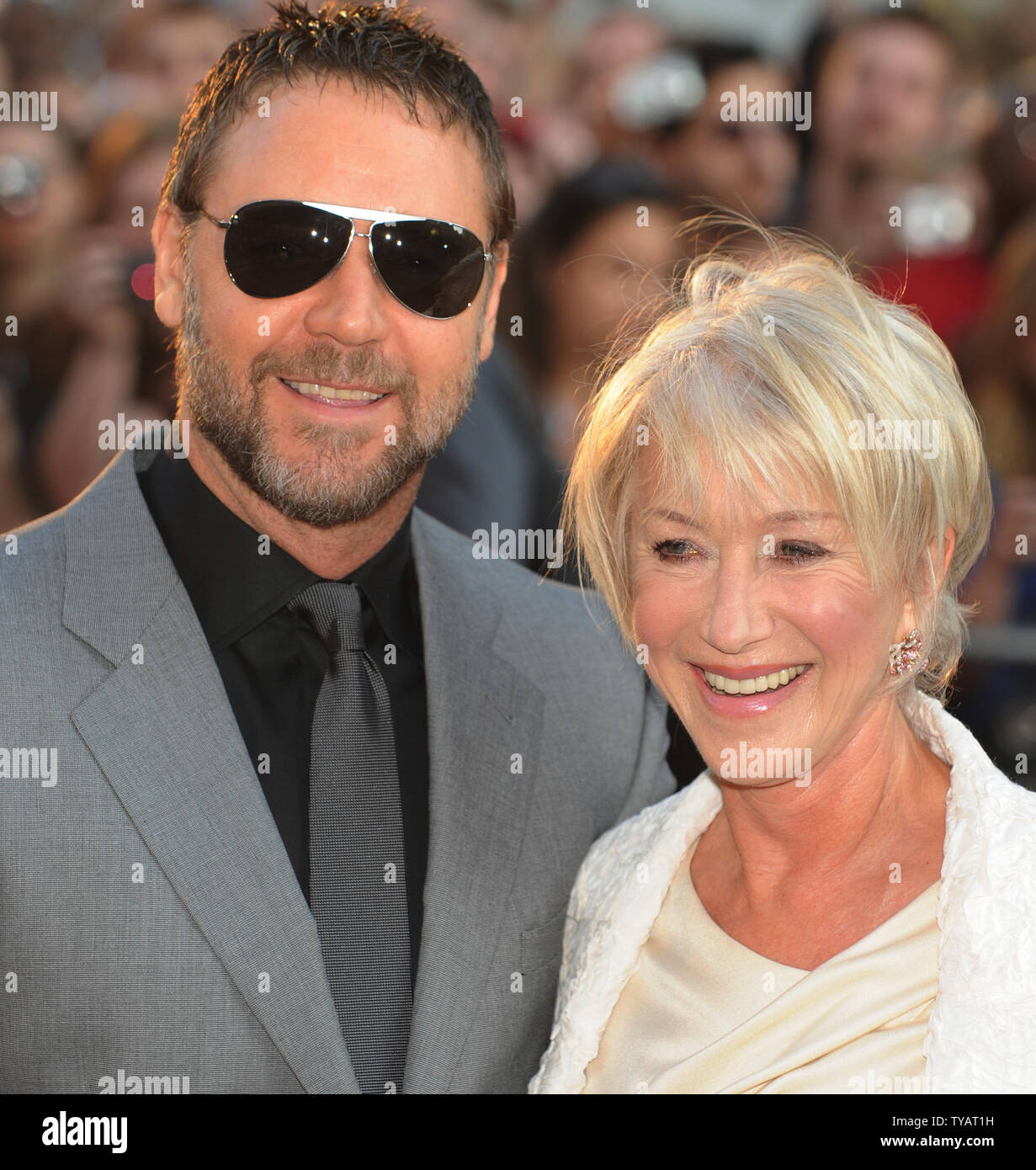 L'actrice britannique Helen Mirren et l'acteur australien Russell Crowe assister à la première de "l'état de jouer" à l'Empire, de Leicester Square à Londres le 21 avril 2009. (Photo d'UPI/Rune Hellestad) Banque D'Images