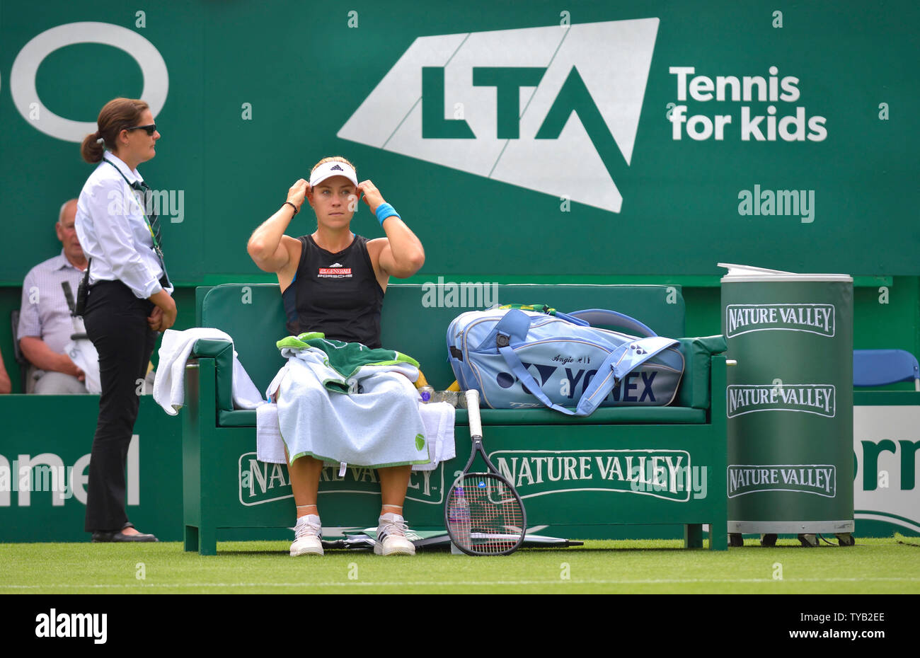 Angelique Kerber (Ger) jouer à la Nature Valley International tennis dans le Devonshire Park. 25 juin. Eastbourne, Angleterre, Banque D'Images