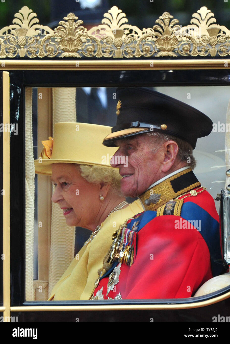 La reine Elizabeth II et le duc d'Édimbourg quittent le mariage royal entre le Prince William et la Princesse Catherine à l'abbaye de Westminster à Londres le 29 avril 2011. UPI/Kevin Dietsch Banque D'Images