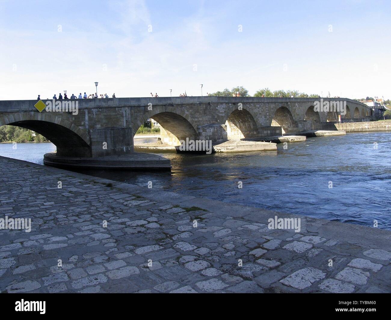 Le pont de pierre de Ratisbonne est de 900 ans et le plus vieux pont préservé si abondamment en Allemagne. À partir de leur temps de la construction de piliers et de arches existent toujours. Regensburg, Allemagne, bavarie, europeDate : Septembre 16, 2011 | dans le monde entier Banque D'Images