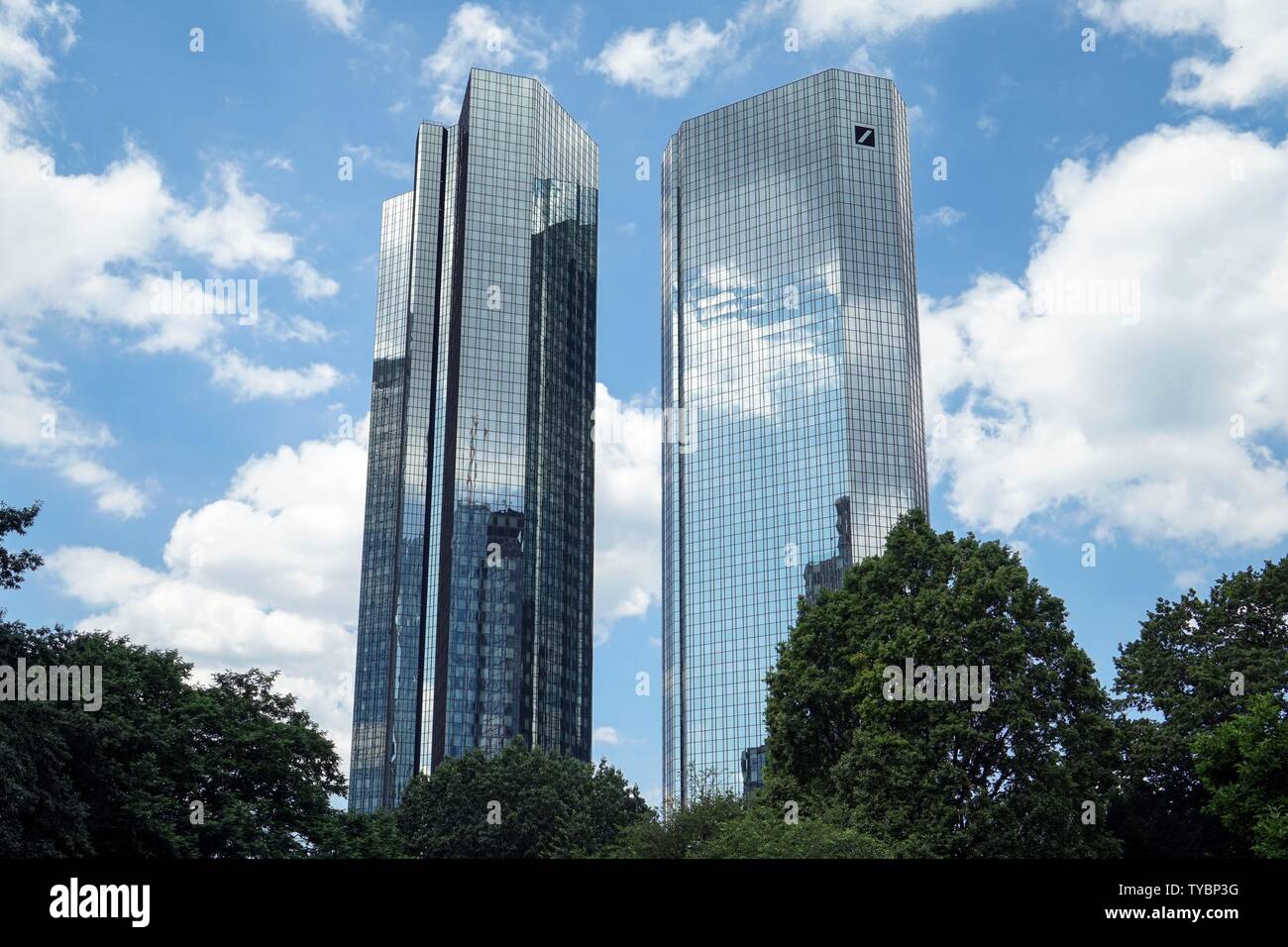 Allemagne : Siège de la Deutsche Bank à Francfort, Hesse.Photo à partir de 23. Juin 2019. Dans le monde d'utilisation | Banque D'Images