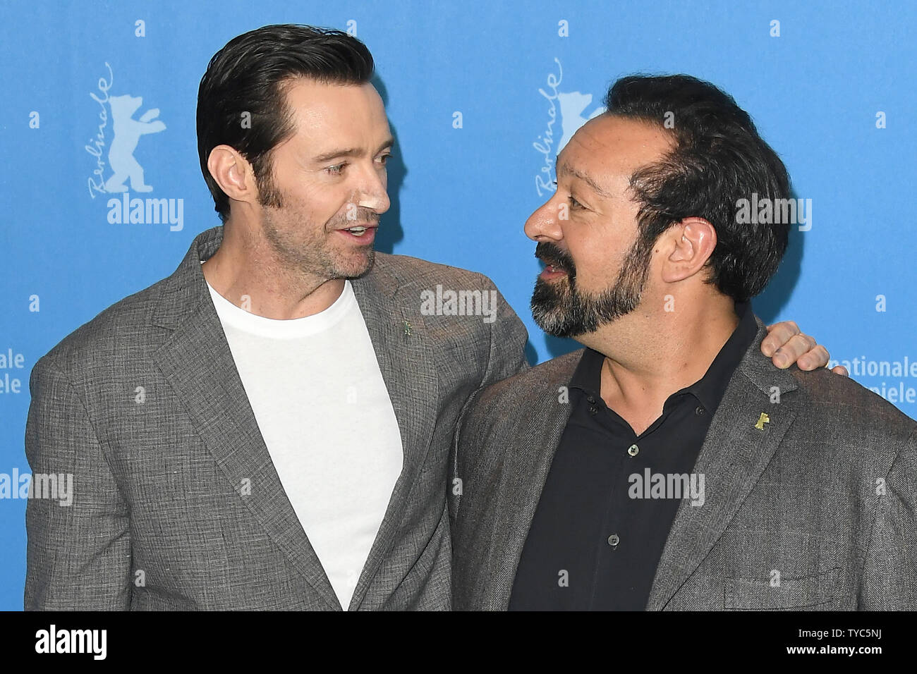 L'acteur australien Hugh Jackman et le réalisateur James Mangold, assister à une séance de photos pour la Logan à l'hôtel Grand Hyatt de Berlin le 17 février 2017. Photo par Paul Treadway/ UPI Banque D'Images