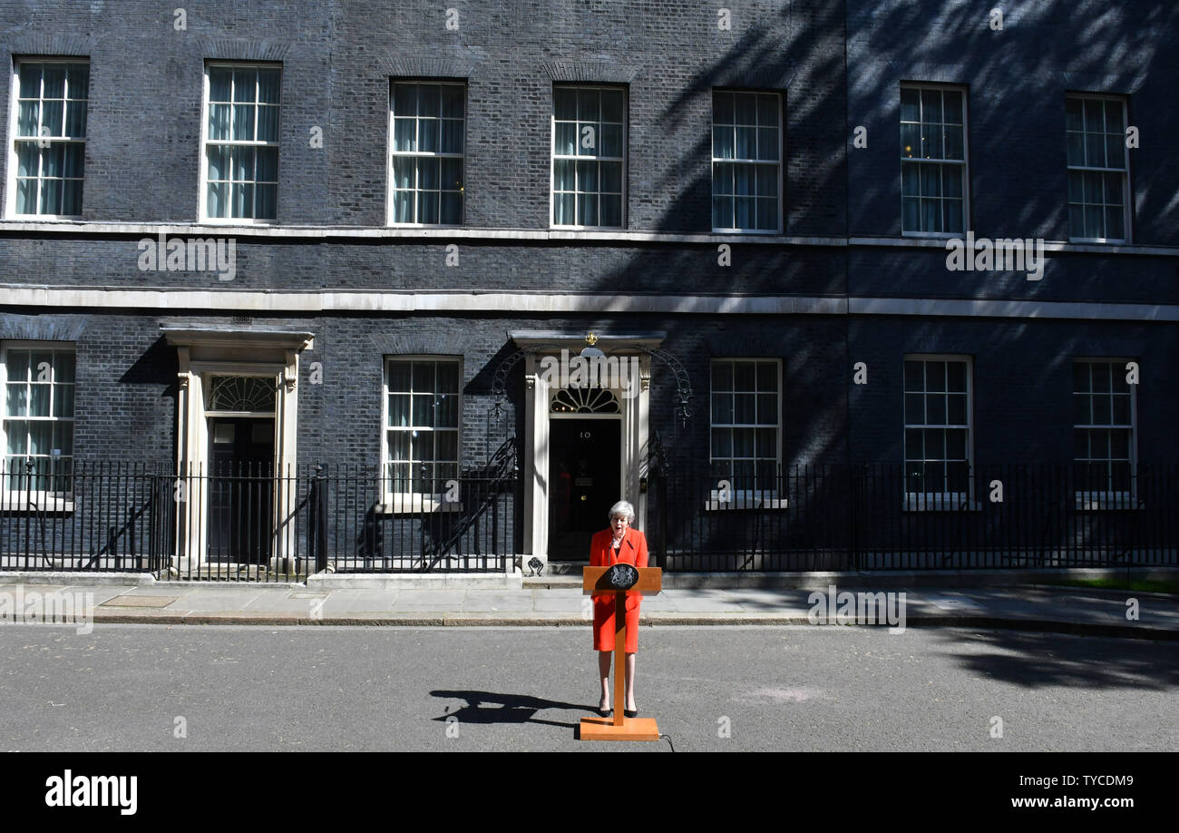 Le Premier ministre britannique Theresa offres mai sa démission à l'extérieur no10 Downing St après des mois de poursuite de violence de son parti pour avoir omis de fournir Brexit à Londres, le 24 mai 2019. Photo par Hugo Philpott/UPI Banque D'Images