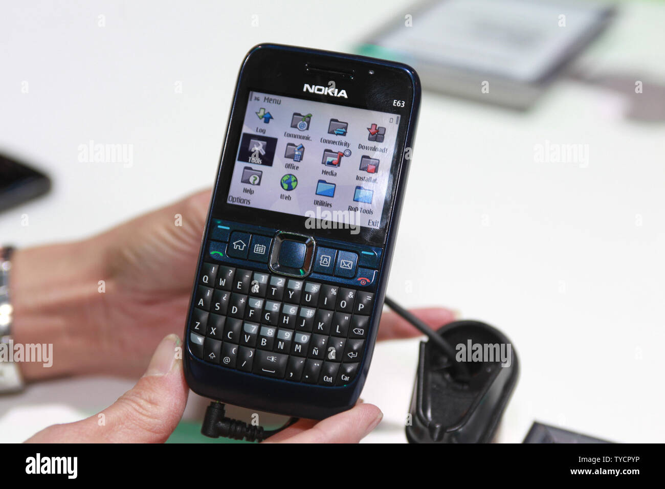 Nokia Corporation lance son nouveau modèle E63 Clavier Qwerty téléphone  mobile pendant l'International Consumer Electronics Show (CES) de Las Vegas  le 8 janvier 2009. Modèle Nokia E63 annoncé au CES coûtera 279 $