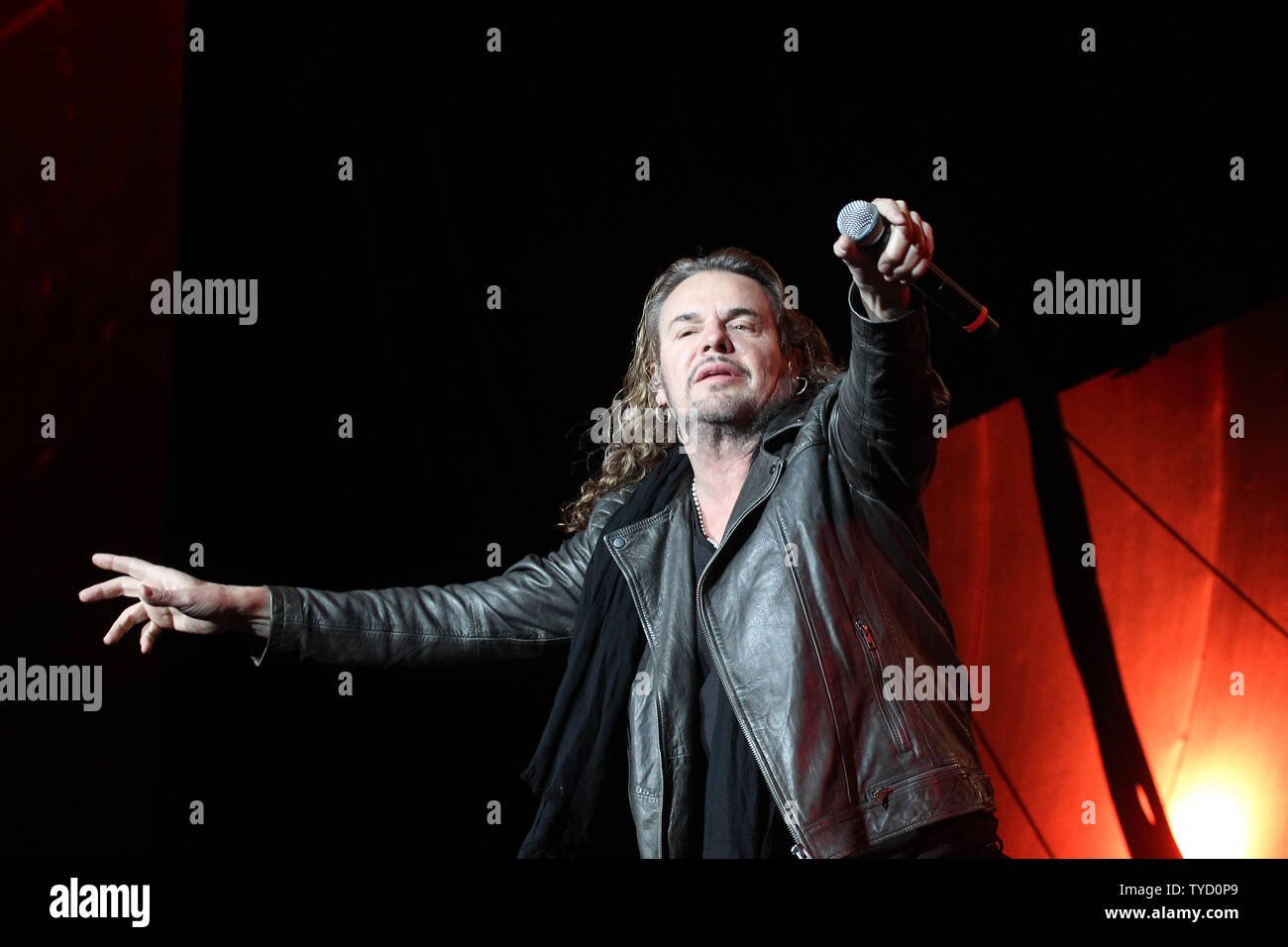 Pop rock band mexicain Mana effectue au cours de la 30e bi-annual Rock in Rio festival de musique au MGM Grand de Las Vegas, Nevada le 8 mai 2015. Photo de James Atoa/UPI Banque D'Images