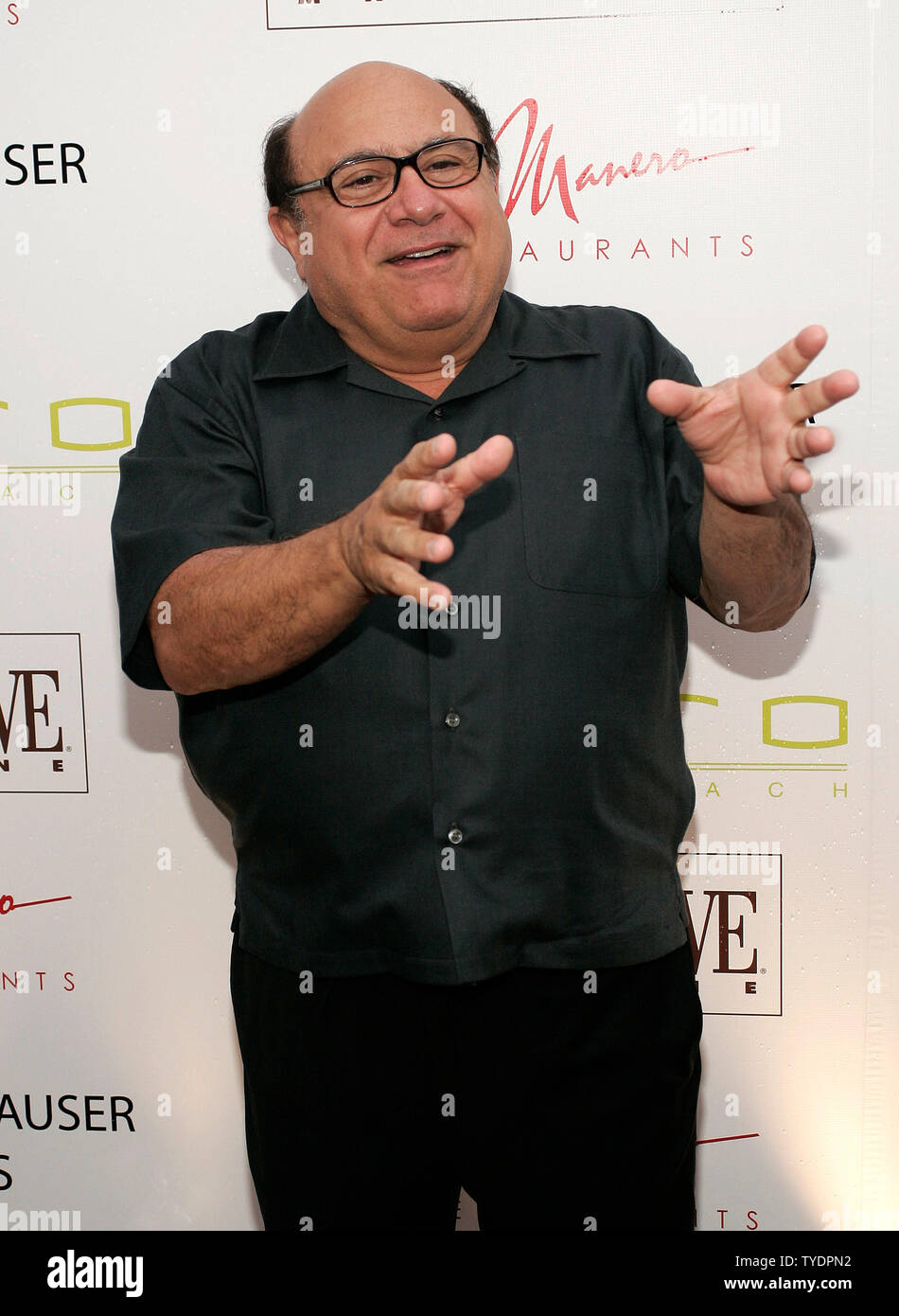 Danny DeVito arrive pour l'ouverture de son nouveau restaurant de plage du sud du 'Devito' à Miami Beach le 13 juin 2007. (Photo d'UPI/Michael Bush) Banque D'Images
