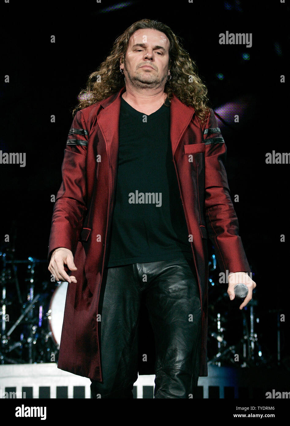 Fher Olvera avec Mana se produit en concert à l'American Airlines Arena de Miami le 12 octobre 2007. (Photo d'UPI/Michael Bush) Banque D'Images