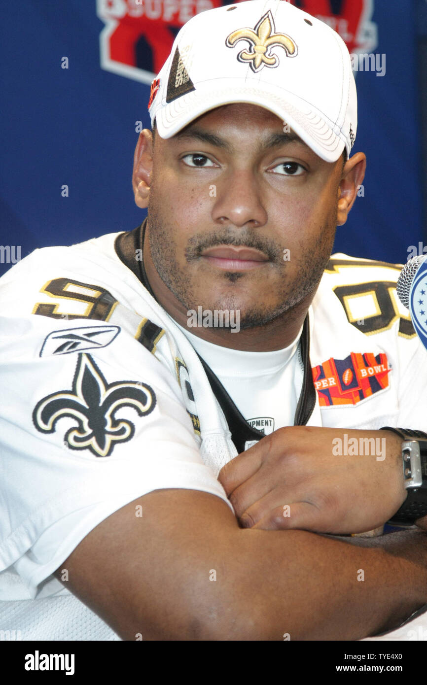 New Orleans Saints défensive fin Will Smith assiste à la Journée des médias au Sun Life Stadium de Miami, le 2 février 2010. Super Bowl XLIV mettra en vedette les Indianapolis Colts et New Orleans Saints le dimanche 7 février. UPI/Susan Knowles Banque D'Images