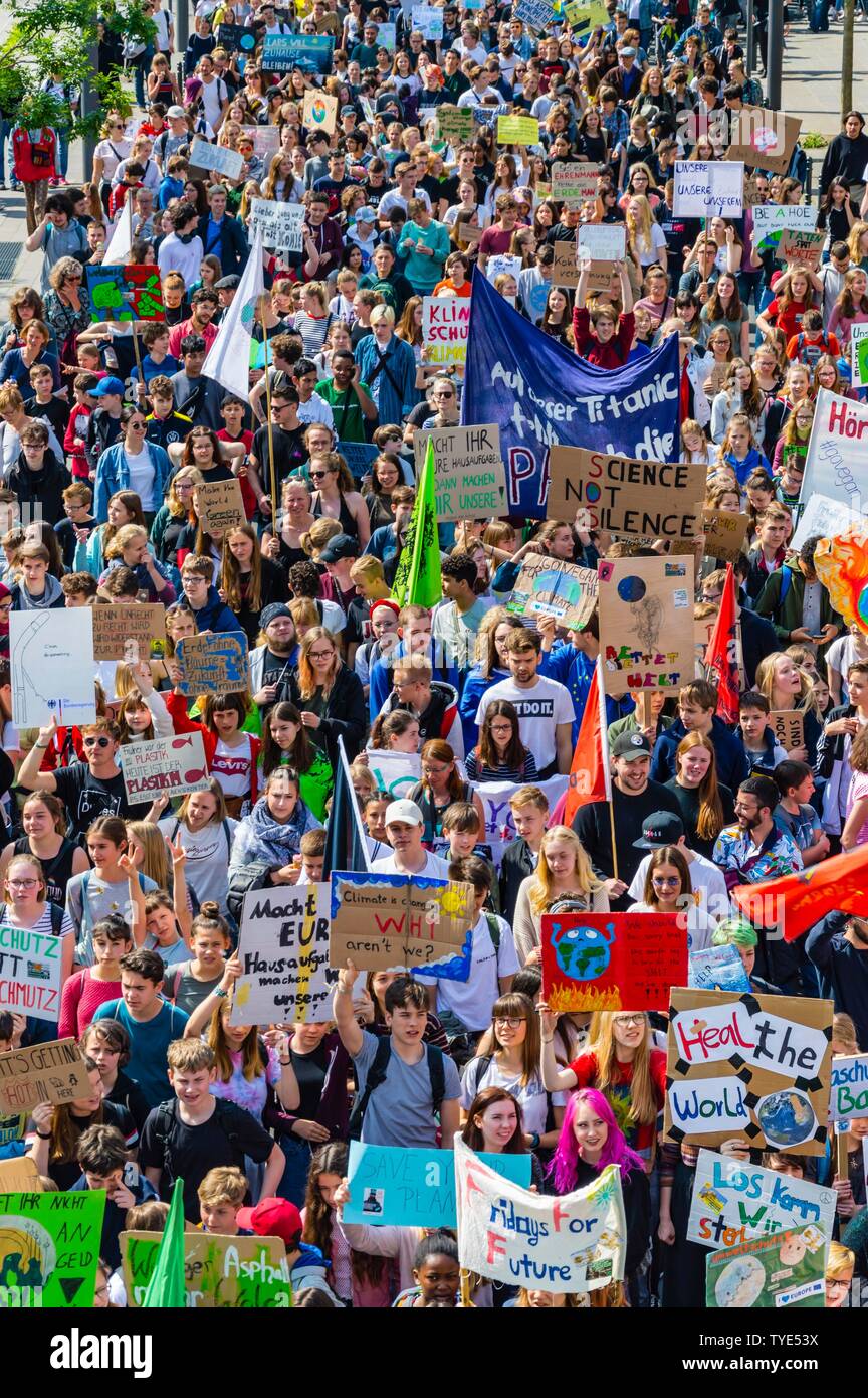 Démonstration d'élèves et des jeunes, vendredi pour l'avenir, 24 mai 2019, Cologne, Rhénanie du Nord-Westphalie, Allemagne Banque D'Images