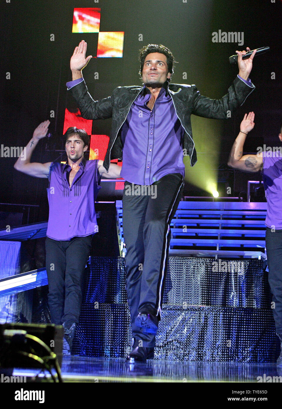 Chayanne se produit en concert à l'American Airlines Arena de Miami, le 4 juin 2010. UPI/Michael Bush Banque D'Images