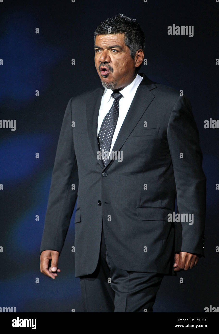 George Lopez se produit en concert au Seminole Hard Rock Hotel and Casino à Hollywood, en Floride le 25 février 2011. UPI/Michael Bush Banque D'Images