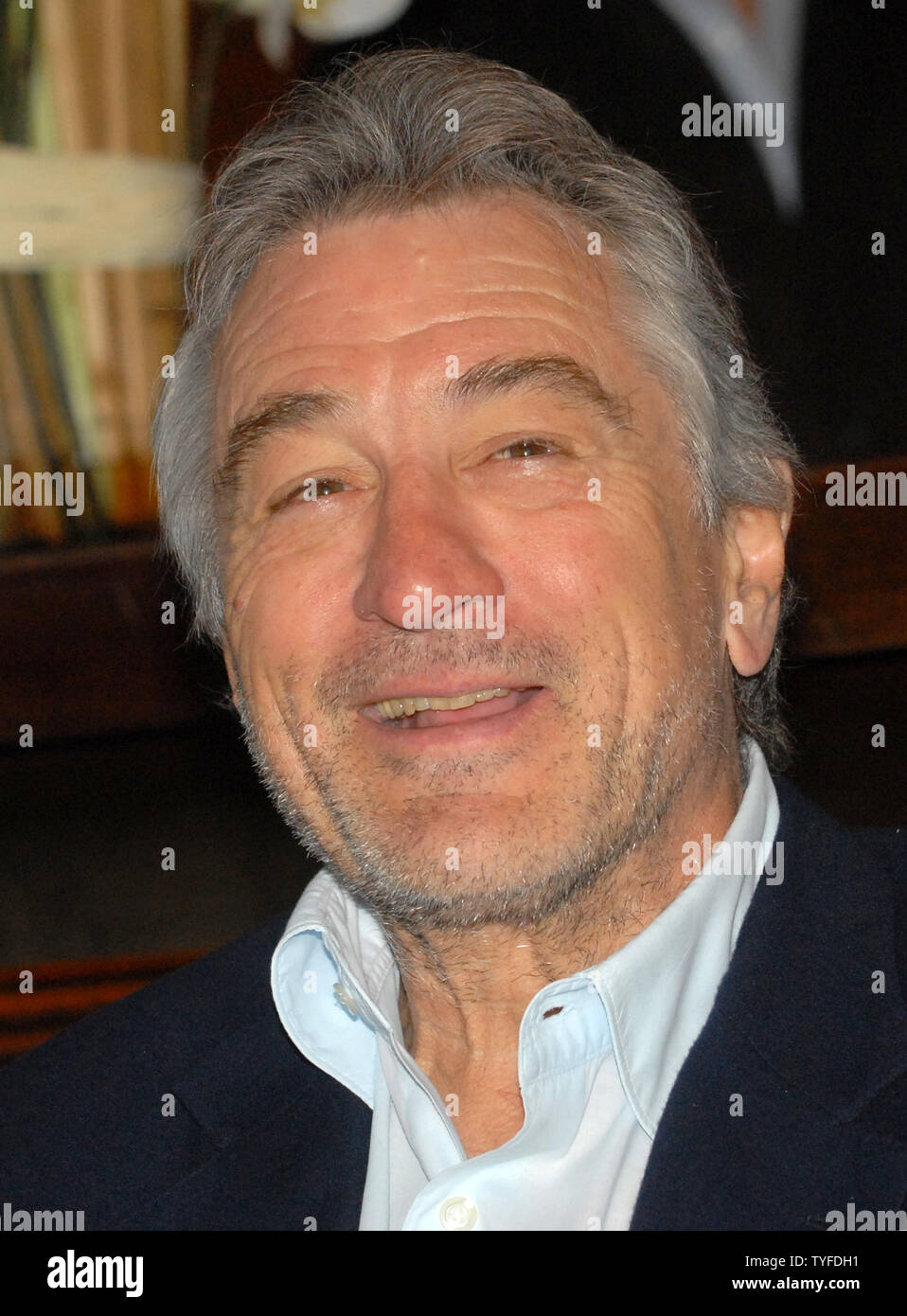 L'acteur américain Robert De Niro sourit lors d'une conférence de presse à propos de l'ouverture de nouveaux restaurant Nobu à Moscou le 9 avril 2009. De Niro est co-propriétaire de la réseau, ainsi que le restaurant Nobu Nobu Matsuhisa restaurateur japonais et producteur d'Hollywood Meir Teper. (Photo d'UPI/Alex Volgin) Banque D'Images