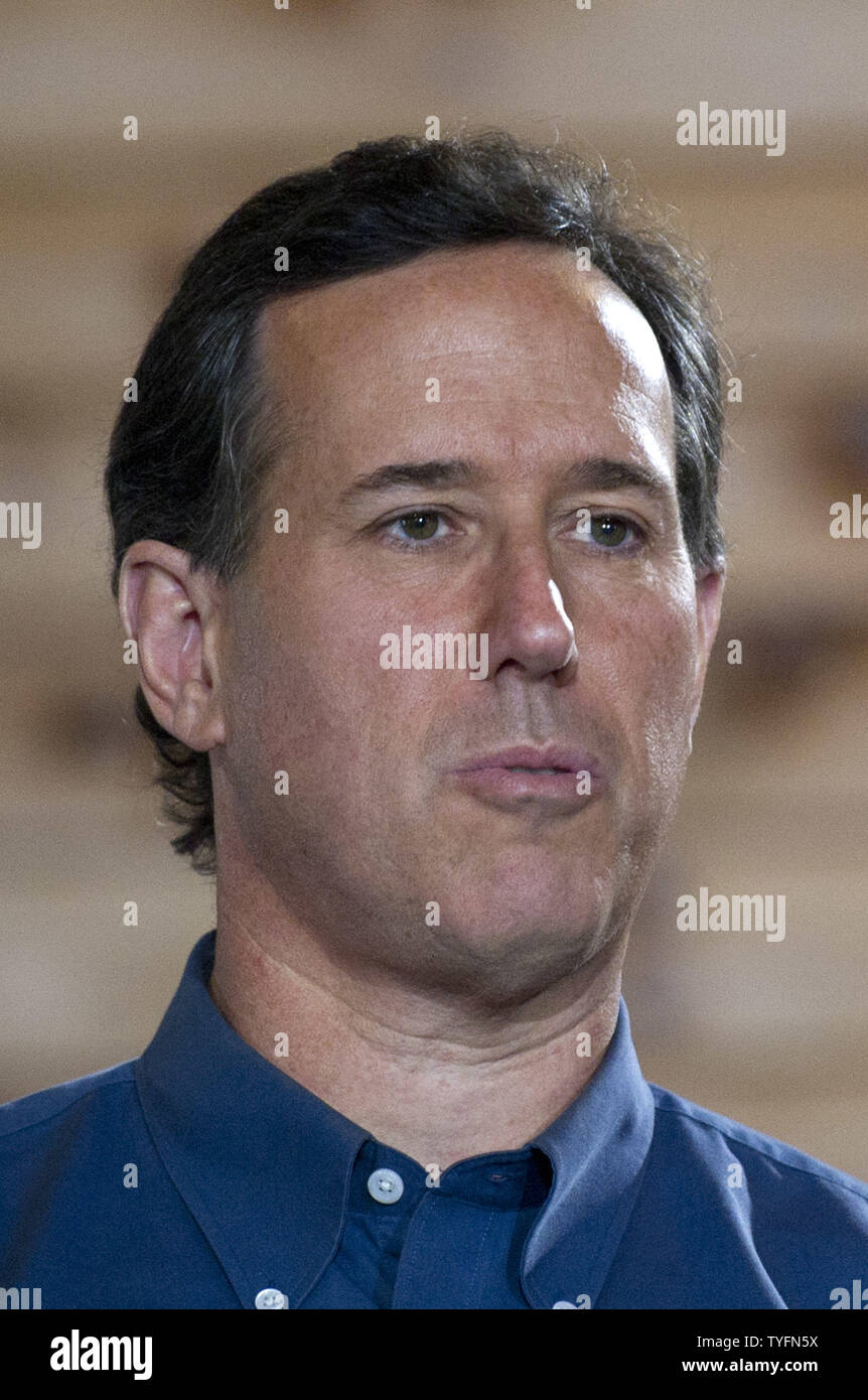 Candidat présidentiel républicain Rick Santorum parle à une assemblée publique dans la région de Northfield, New Hampshire le 5 janvier 2012. Santorum fait campagne avant les primaires du New Hampshire. UPI/Kevin Dietsch Banque D'Images