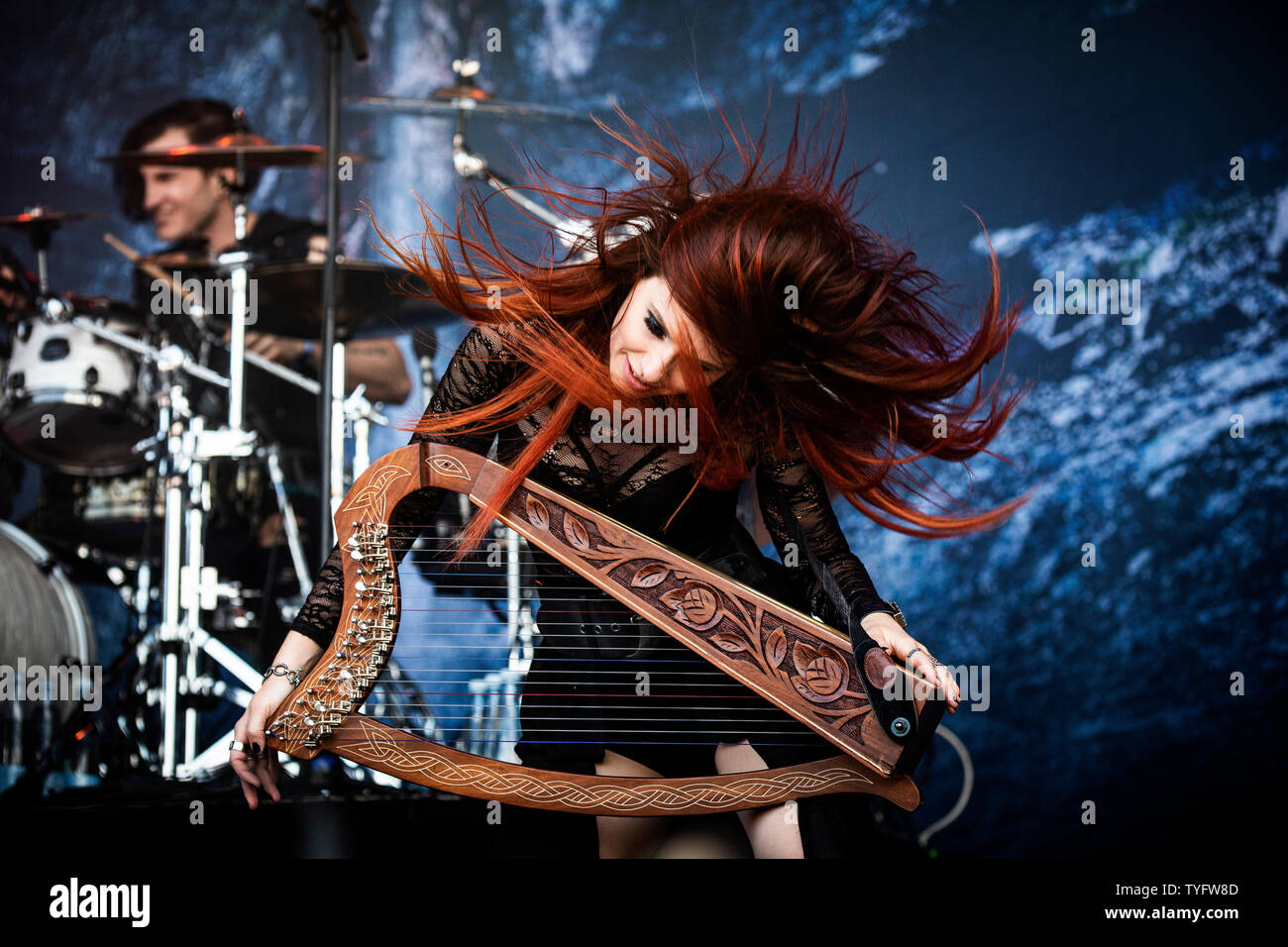 Copenhague, Danemark - 22 juin, 2019. Le groupe de folk metal suisse Eluveitie effectue un concert live au cours de l'heavy metal danois Copenhell festival 2019 à Copenhague. Ici le chanteur Christian67 alias Chrigel est vu sur scène. (Photo crédit : Gonzales Photo - Christian Hjorth). Banque D'Images Copenhague, Danemark - 22 juin, 2019. Le groupe de folk metal suisse Eluveitie effectue un concert live au cours de l'heavy metal danois Copenhell festival 2019 à Copenhague. Ici le chanteur Christian67 alias Chrigel est vu sur scène. (Photo crédit : Gonzales Photo - Christian Hjorth). Banque D'Images