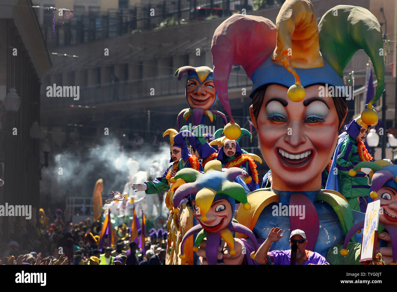 Les Bouffons du roi flotter roule sur l'avenue St Charles pendant la parade sur Rex jour du Mardi Gras à La Nouvelle Orléans le 24 février 2009. (Photo d'UPI/A.J. Sisco) Banque D'Images