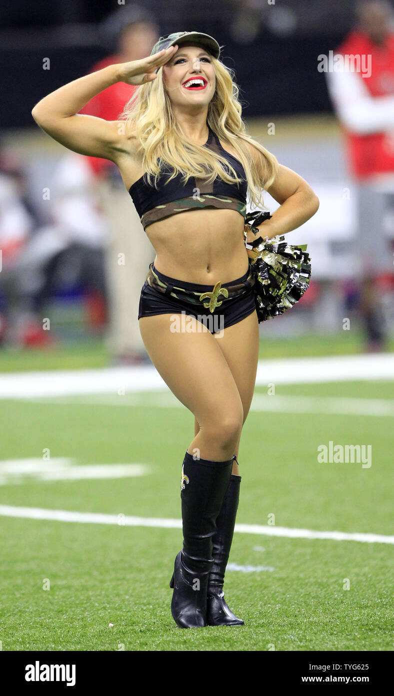 Ne Cheerleaders NFL brancher avec les joueurs