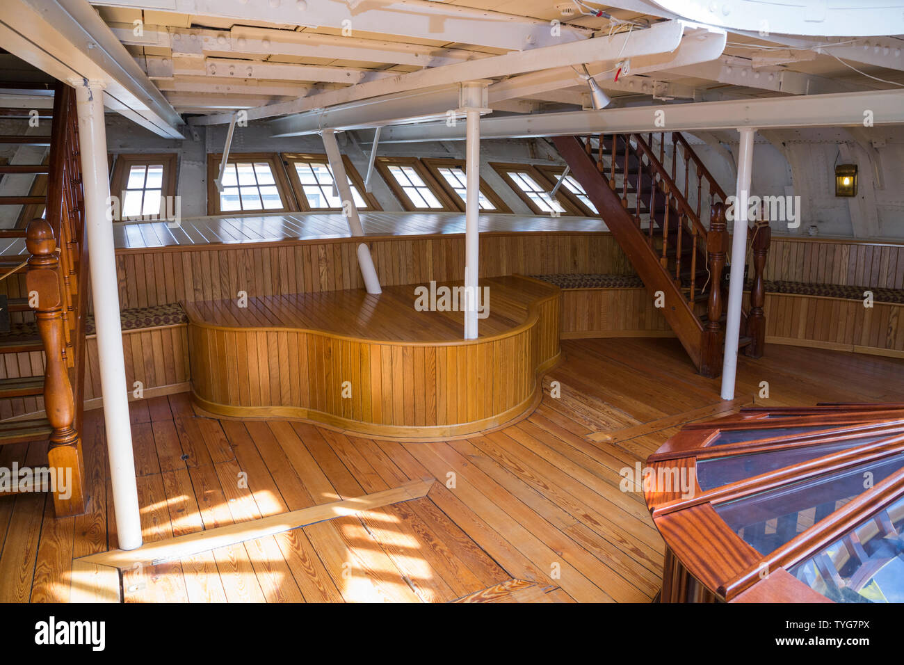 Saloon Promenade pont des passagers de première classe, le SS Great Britain de Brunel, la vapeur navire en cale sèche, maintenant un musée attraction en Bristol. UK. Cela montre l'arrière fin de la plate-forme. (109) Banque D'Images