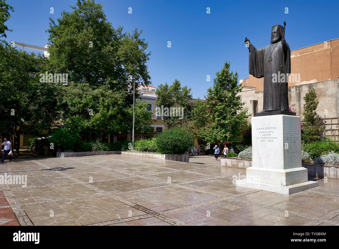 Athènes Grèce. La Statue de Constantin XI Paléologue à la place de la cathédrale d'Athènes Metropolis Banque D'Images
