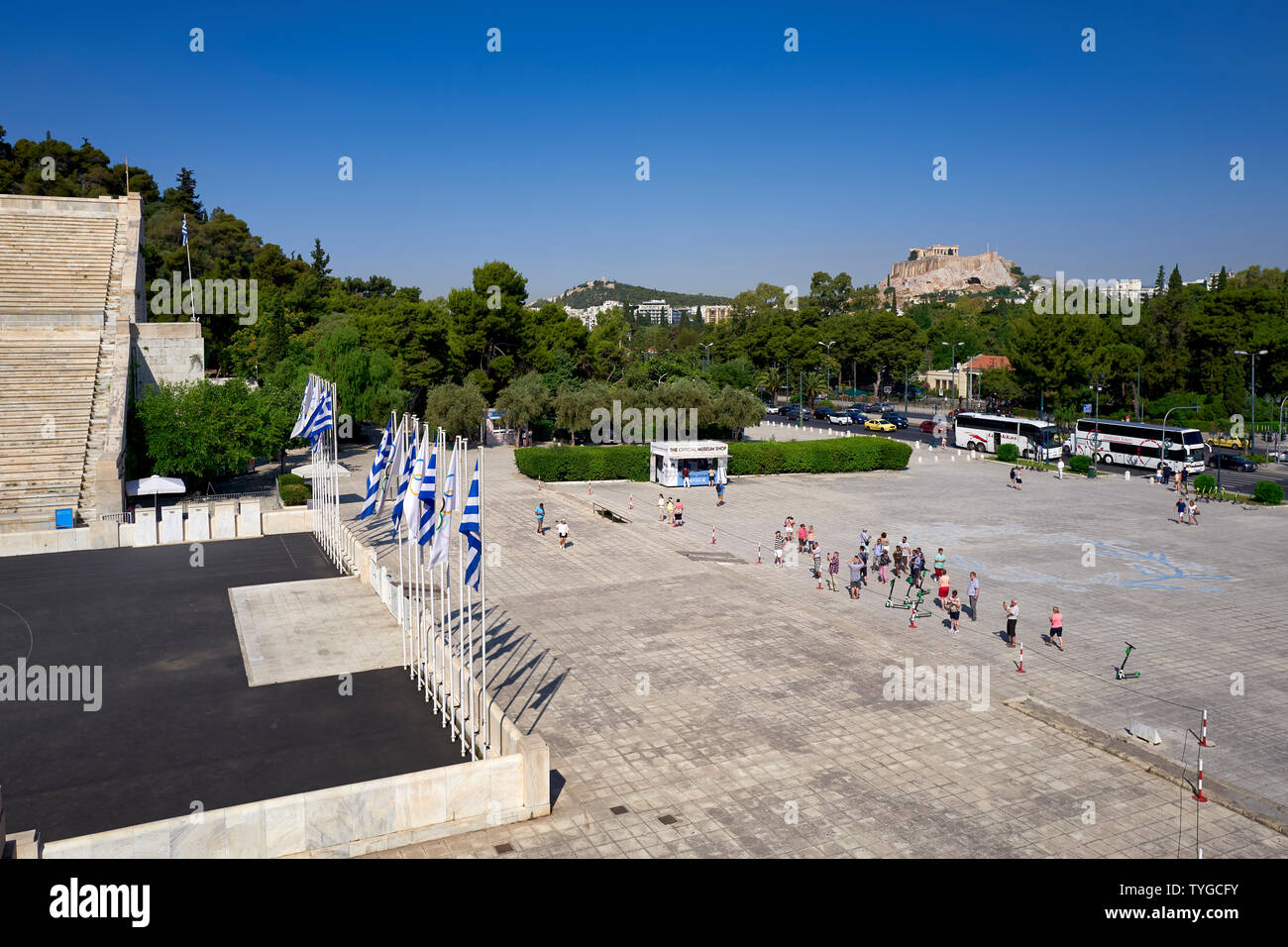 Athènes Grèce.Le stade Panathénaïque, site des premiers Jeux Olympiques modernes en 1896. L'Acropole, dans l'arrière-plan Banque D'Images