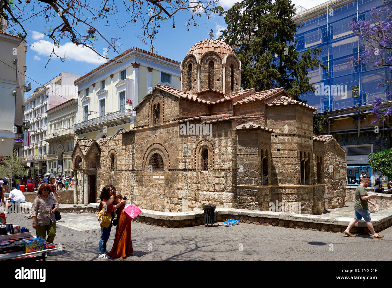 Athènes Grèce. Église orthodoxe de Panaghia Kapnikarea, la plus ancienne église de la ville Banque D'Images