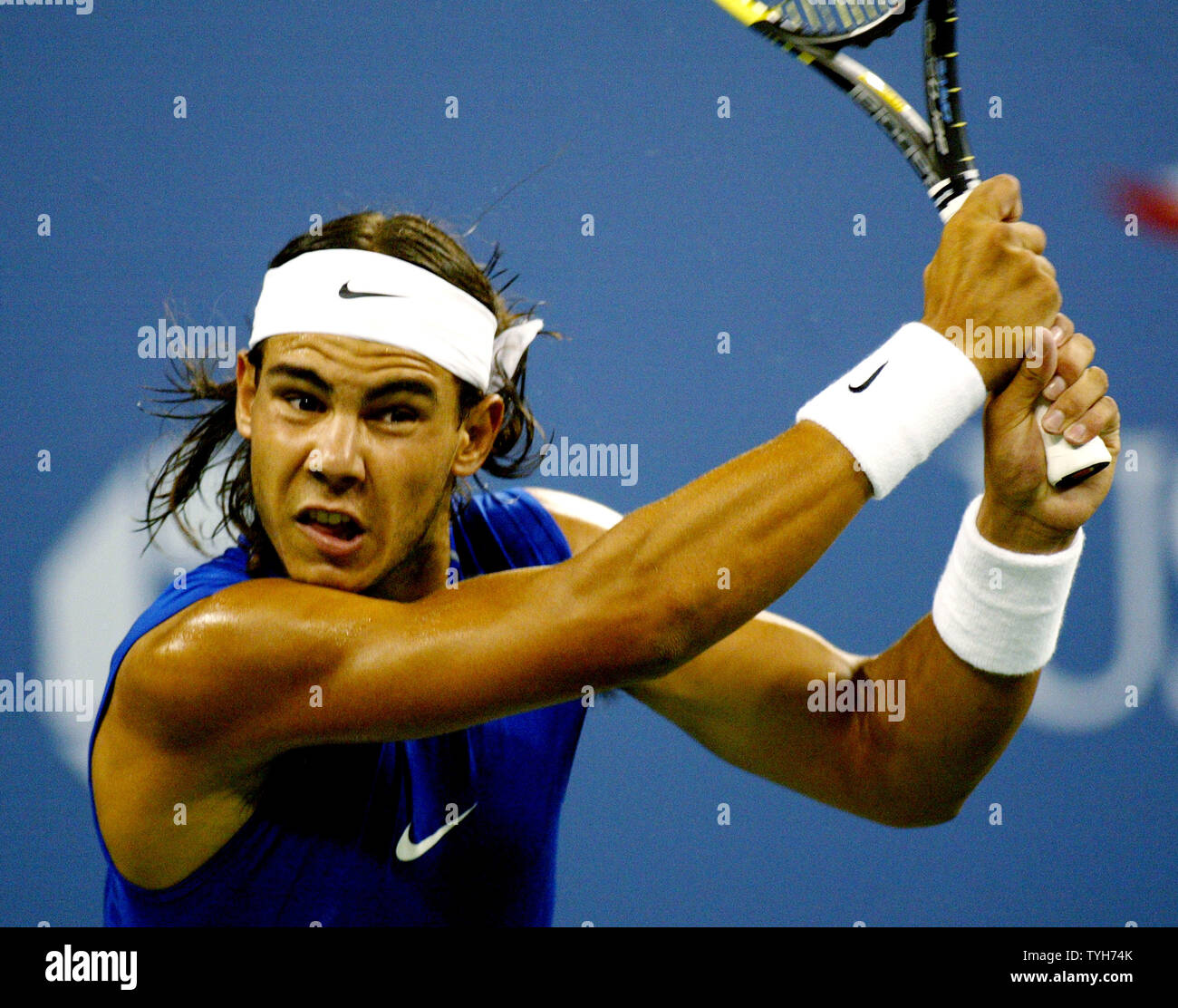 Rafael Nadal de l'Espagne, qui est classé deuxième, s'apprête à retourner la balle à Scoville Jenkins (USA) au cours de la première série de leur match à l'US Open le 31 août 2005 à New York. (Photo d'UPI/Monika Graff) Banque D'Images