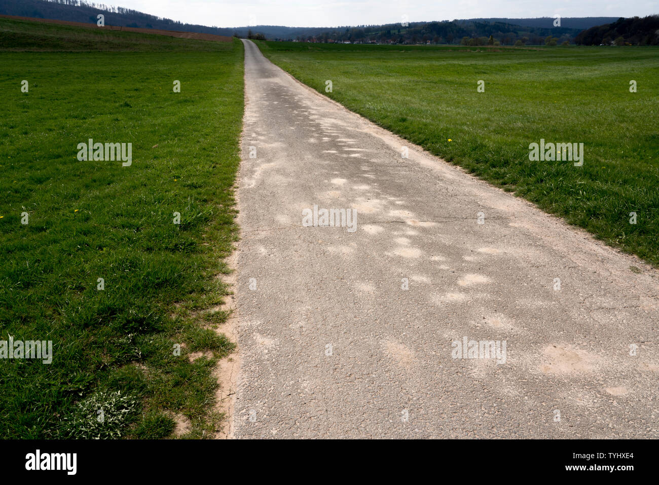 Bicyclette, près de Oberweser Weser, Hautes terres, Weserbergland, Hesse, Allemagne Banque D'Images