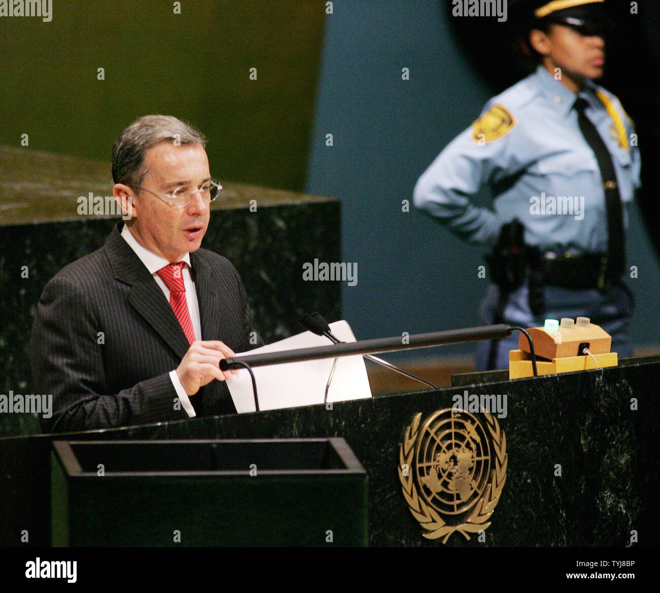 Alvaro Uribe Velez, président de la Colombie, s'adresse à la 62e session de l'Assemblée générale à l'Organisation des Nations Unies le 27 septembre 2007 à New York. (Photo d'UPI/Monika Graff) Banque D'Images