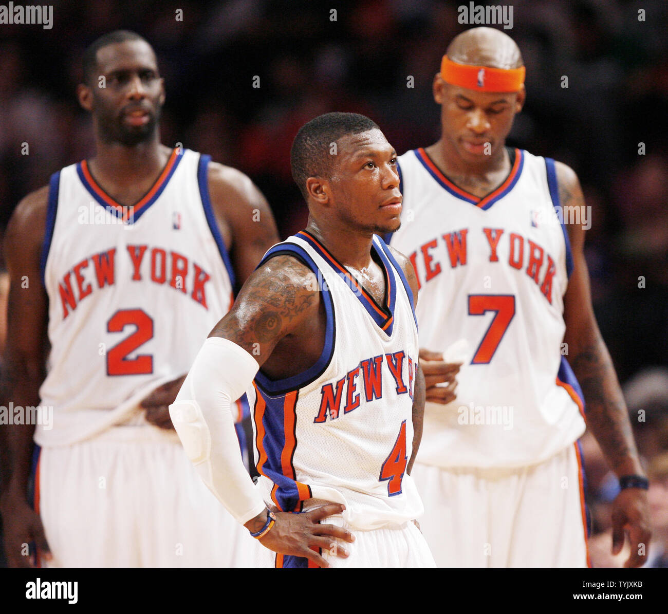 New York Knicks Tim Thomas, Nate Robinson et Al Harrington (R) position sur la cour au quatrième trimestre contre les Minnesota Timberwolves au Madison Square Garden de New York le 26 décembre 2008. Les Timberwolves défait les Knicks 120-107. (Photo d'UPI/John Angelillo) Banque D'Images