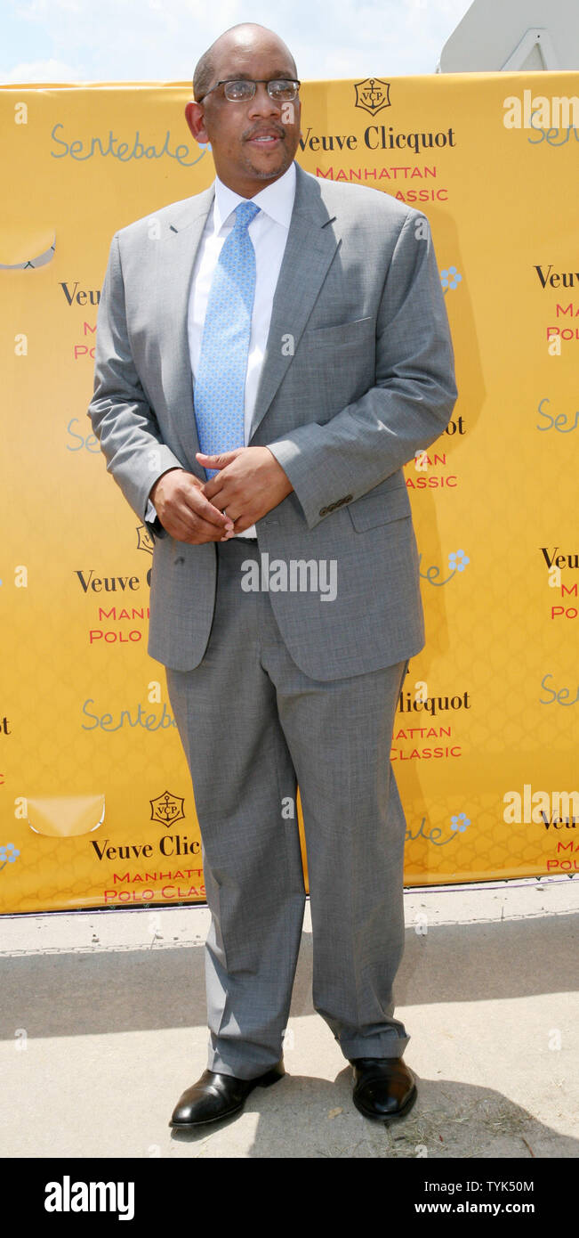 Le Prince Seeiso du Lesotho, co-fondateur d'un organisme de bienfaisance pour les enfants à risque au Lesotho, arrive à un match de polo qui profiteront de l'événement sa cause à Governors Island le 30 mai 2009 à New York. Le prince Harry, 24 ans, fils du Prince Charles et de la princesse Diana, est sur deux jours de visite officielle à la ville qui comprenait une visite à Ground Zero. (Photo d'UPI/Monika Graff) Banque D'Images