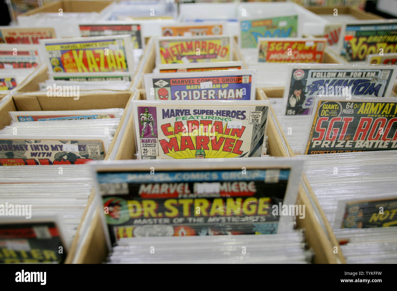 Des milliers de bandes dessinées vintage sont en vente à la Big Apple Comic Con a eu lieu au quai 92 le 16 octobre 2009 à New York. Le site regroupe des marchands de livres de bandes dessinées, de célébrités et de vente des commerces de souvenirs sur le thème de la bande dessinée. UPI/Monika Graff. Banque D'Images