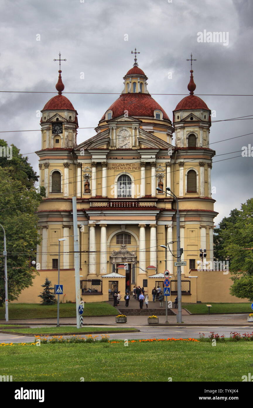 Vilnius, Lituanie - 12 septembre 2018 : Façade de l'église de Saint Pierre et Saint Paul Banque D'Images