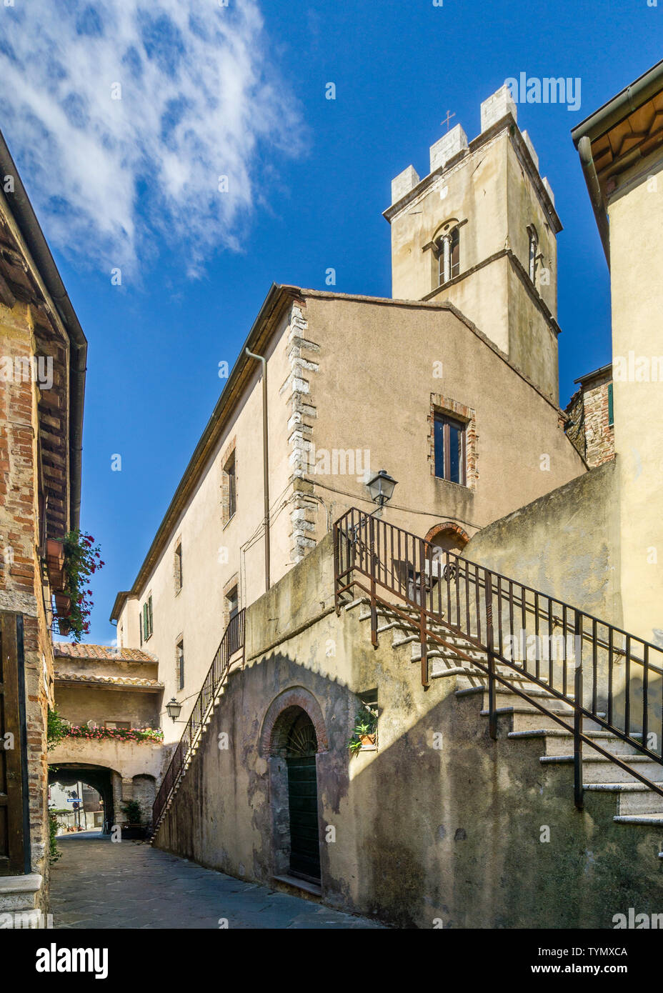 Église de San Lorenzo à la ville médiéval de Montemerano, Toscane, Italie Banque D'Images