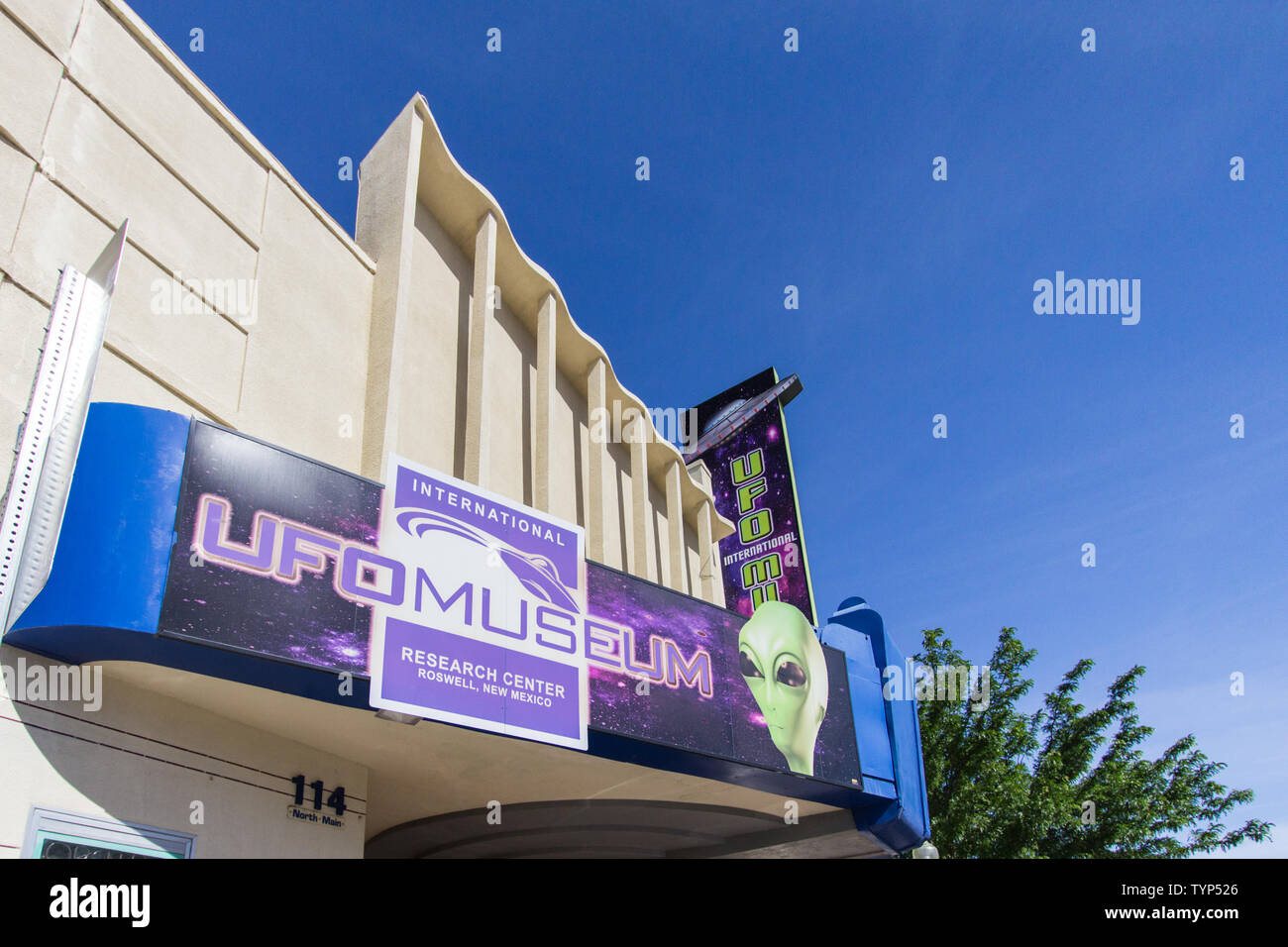 Roswell, Nouveau Mexique, USA - Le 28 avril 2019 : l'extérieur de l'International UFO Museum and Research Center à Roswell. Banque D'Images