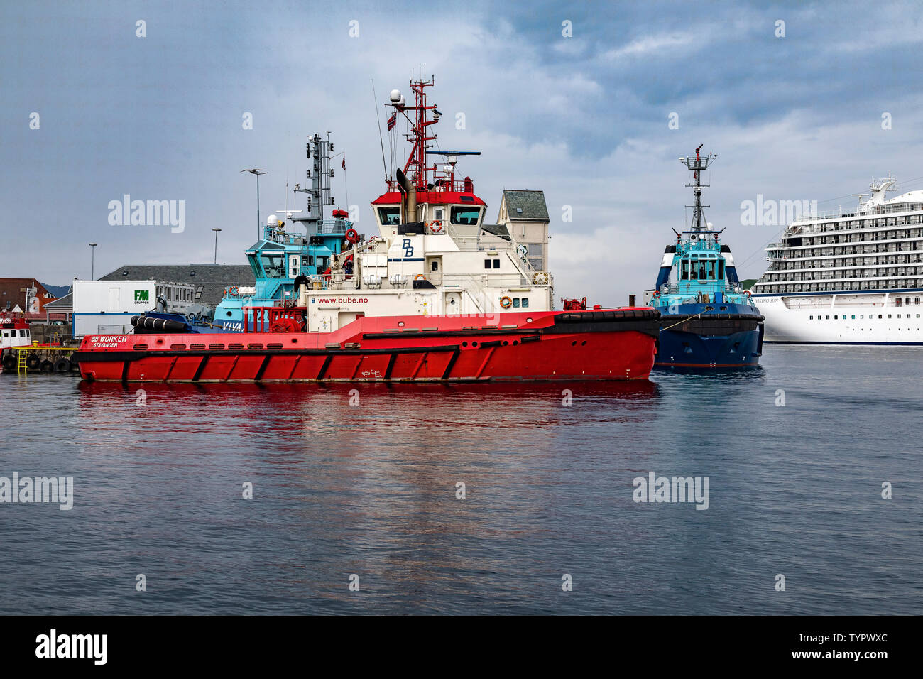 Remorqueurs BB Travailleur, vivax et silex amarré au quai, Tollbodkaien dans le port de Bergen, Norvège. Banque D'Images