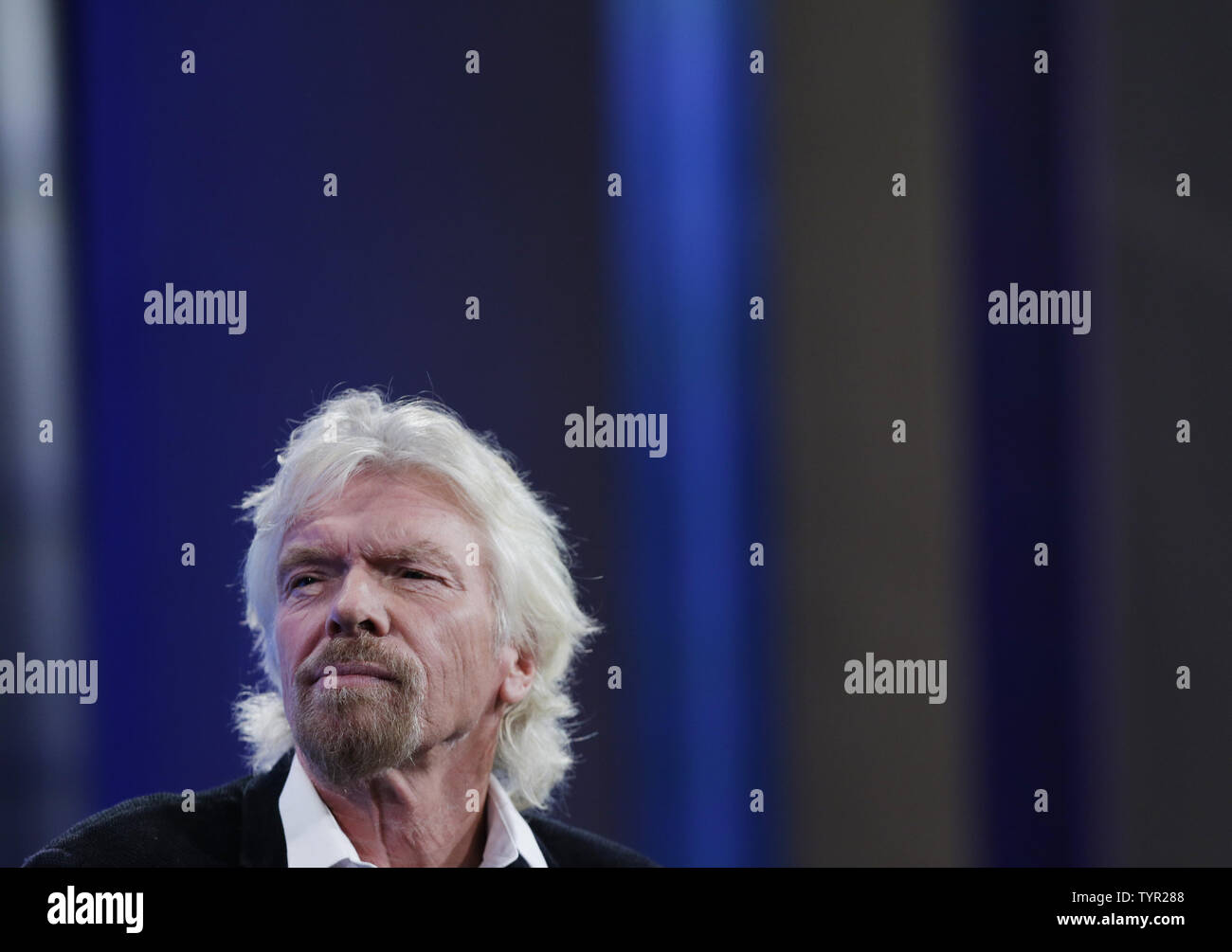 Sir Richard Branson parle sur scène lors de la Clinton Global Initiative à l'hôtel Sheraton de New York le 28 septembre 2015. Photo de John Angelillo/UPI Banque D'Images