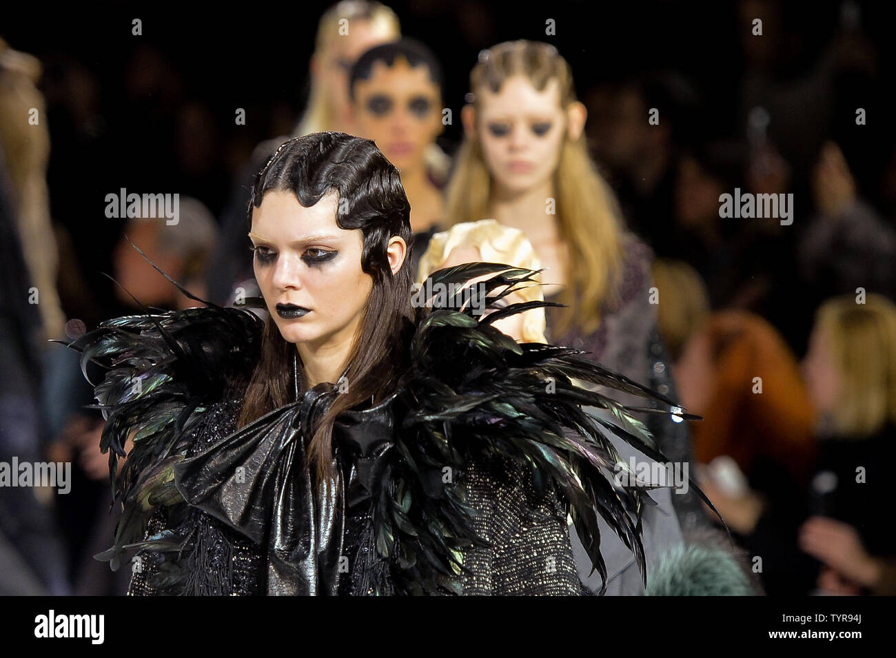 Kendall Jenner, marche le piste au Marc Jacobs Collection 2016 au Park Avenue Armory au cours de l'automne 2016 Nouvelle Semaine de la mode de New York le 18 février 2016 à New York. Photo par Andrea Hanks/UPI Banque D'Images