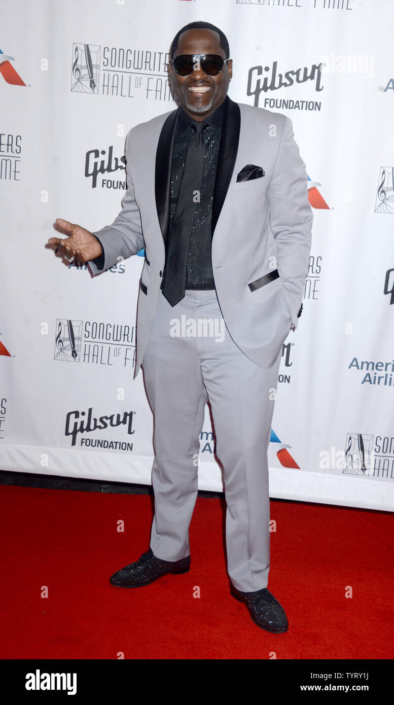 Johnny Gill arrive sur le tapis rouge à la Songwriters Hall of Fame Induction 48e Congrès annuel et les prix à New York Marriott Marquis Hotel le 15 juin 2017 à New York. Photo par Dennis Van Tine/UPI Banque D'Images