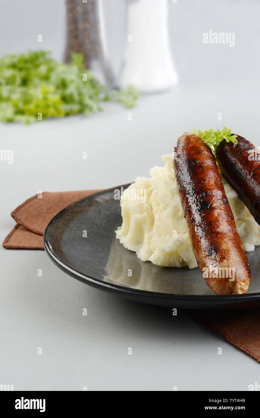 Avec la purée de pommes de terre, saucisses chorizo Banque D'Images