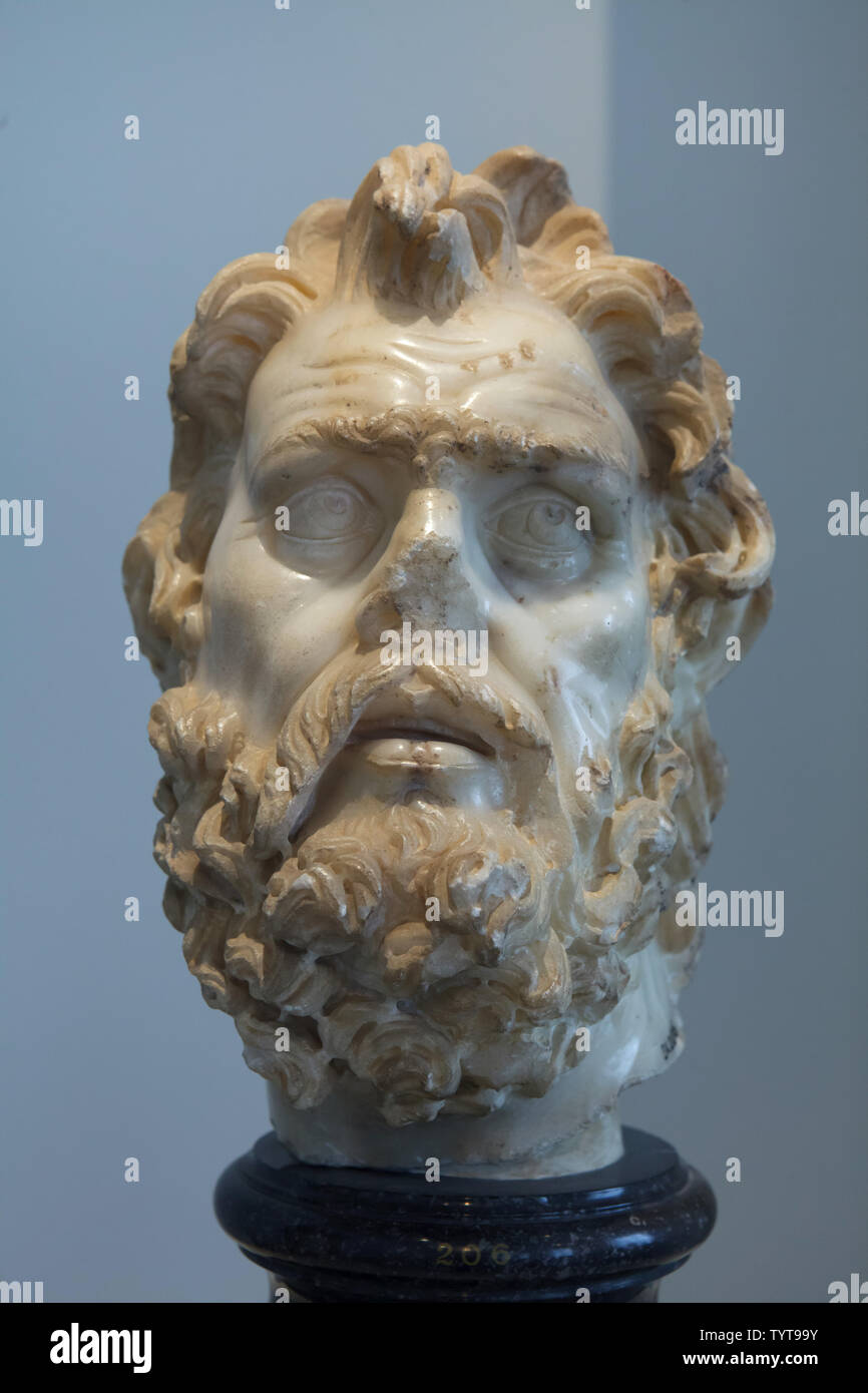 Chef de Marsyas. Copie en marbre romain après un original grec de 150