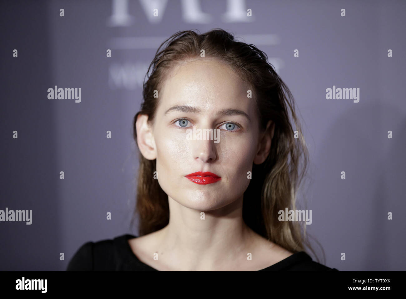 Leelee Sobieski arrive sur le tapis rouge à la Gala amfAR 2018 New York au Cipriani Wall Street le 7 février 2018 à New York. Photo de John Angelillo/UPI Banque D'Images