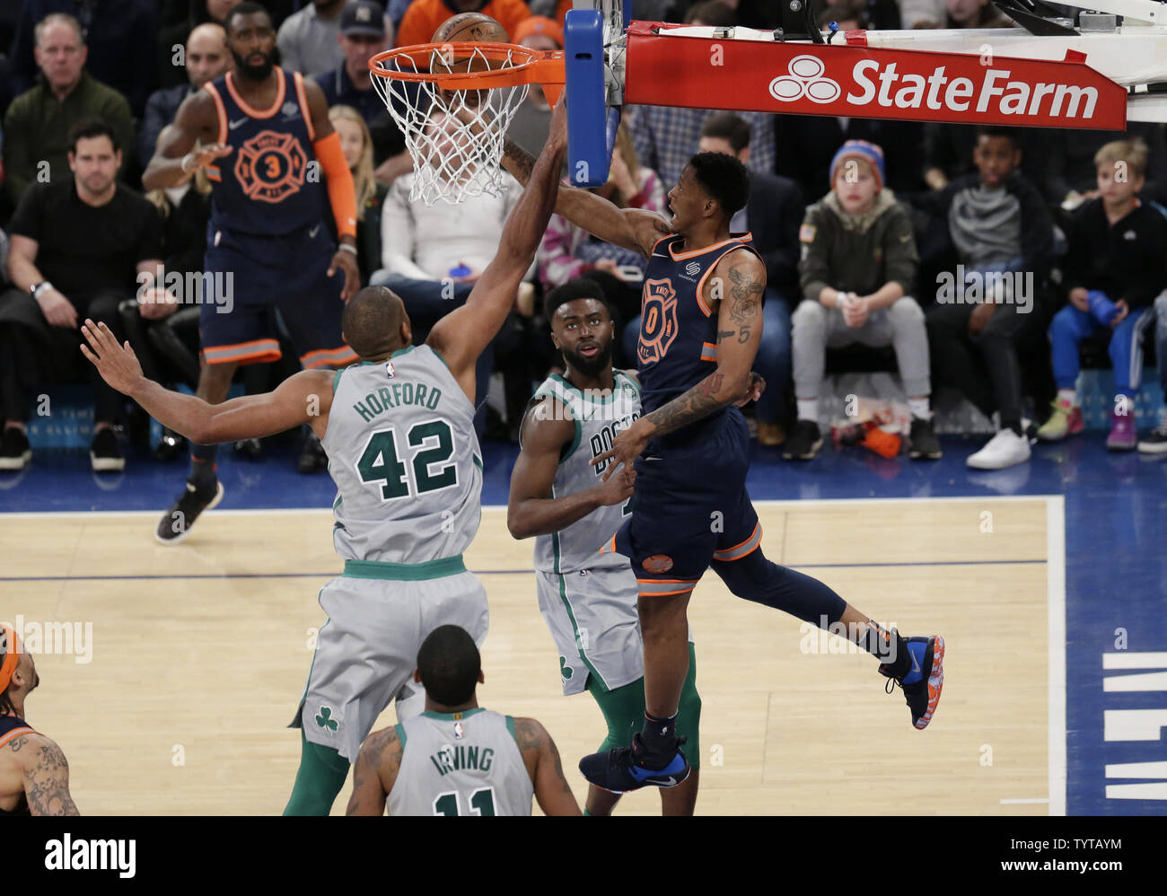 New York Knicks Troy Williams tire une mise en marche arrière jusqu'au 4ème trimestre contre les Boston Celtics au Madison Square Garden de New York le 24 février 2018. Les Celtics a battu les Knicks 121-112. Photo de John Angelillo/UPI Banque D'Images