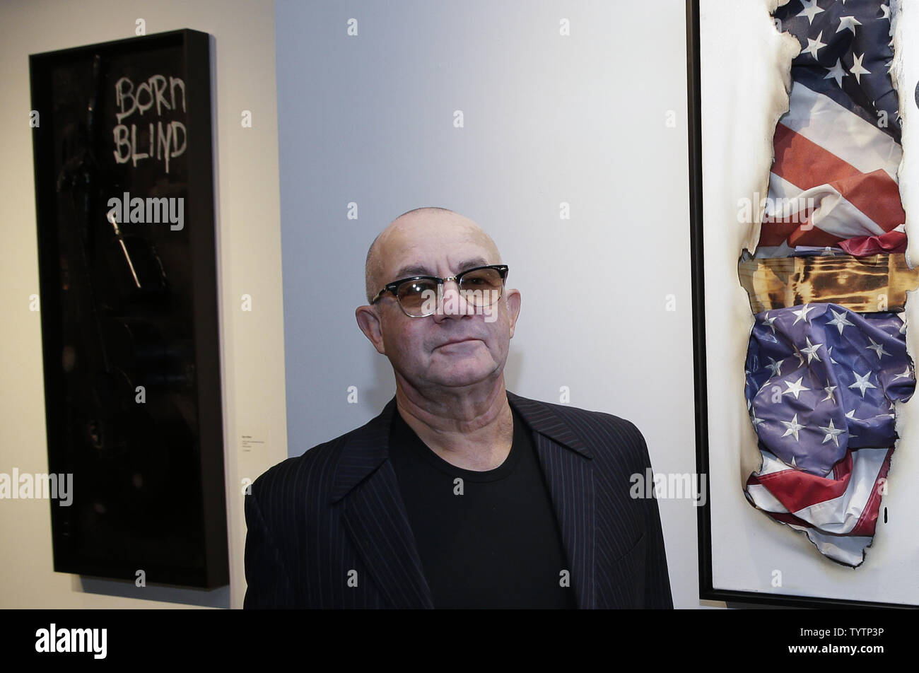 Artiste Bernie Taupin arrive à son art exposition intitulée 'vrai' américain contemporain à la Chase à New York le 17 octobre 2018. Bernie Taupin a été été collaborateur musical d'Elton John pendant plus de 50 ans. Photo de John Angelillo/UPI Banque D'Images
