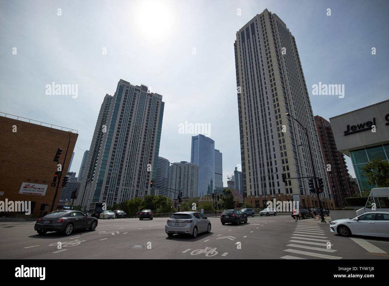 Station Kinzie tour condos résidentiel l'immobilier à Chicago IL États-unis Banque D'Images