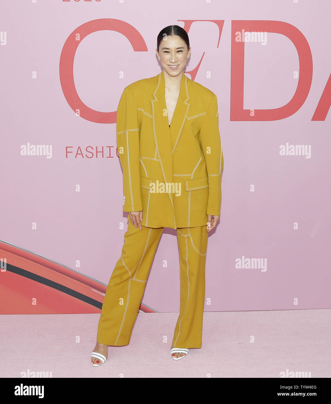 Eva Chen arrive sur le tapis rouge à la CFDA Fashion Awards 2019 au Brooklyn Museum de New York le 3 juin 2019. Photo de John Angelillo/UPI Banque D'Images