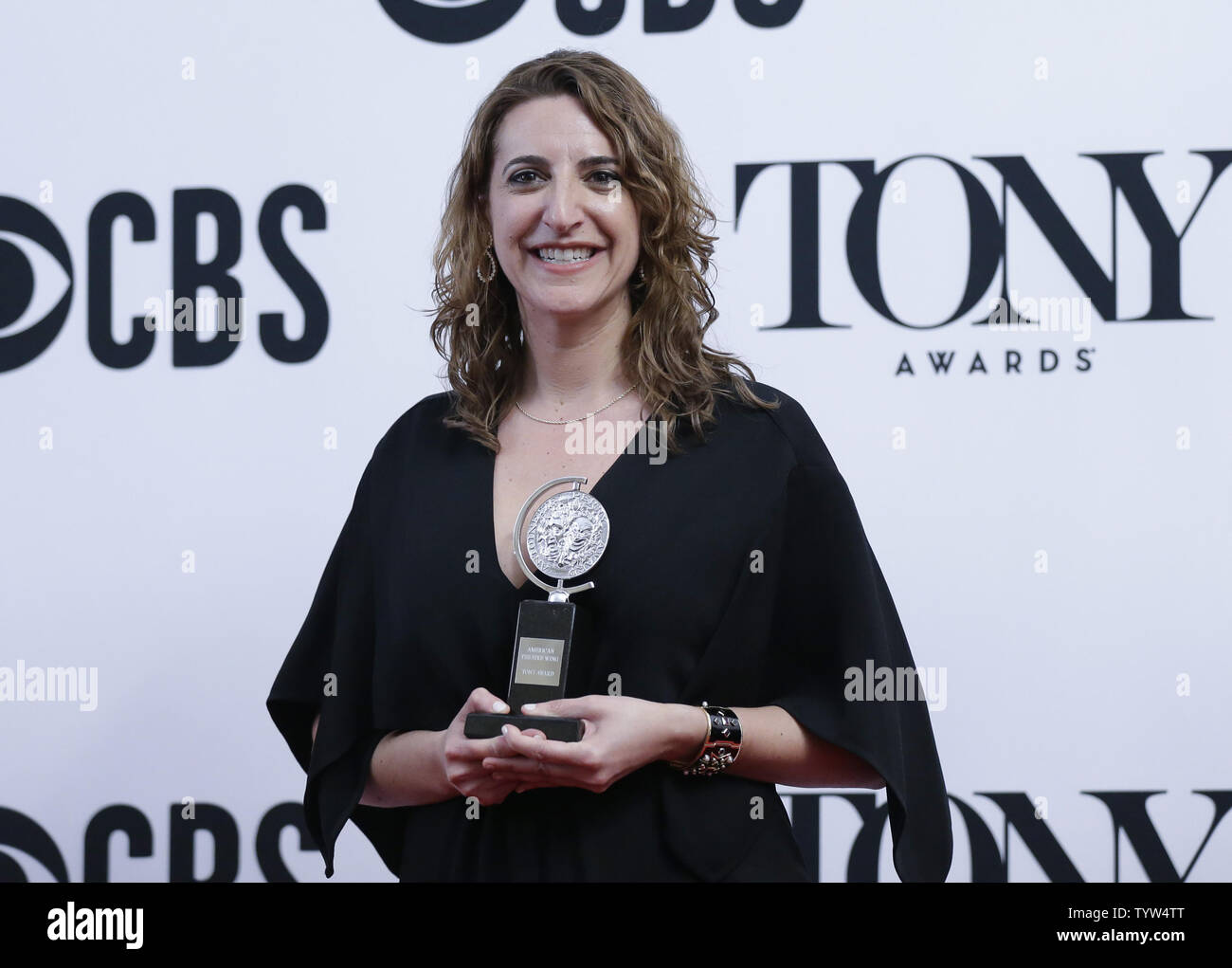 Eva : arrive dans la salle de presse avec son Tony Award au 73e Congrès annuel des Tony Awards au Radio City Music Hall le 9 juin 2019 à New York. Photo de John Angelillo/UPI Banque D'Images